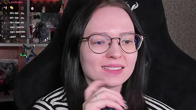 Snapshot of power_robynn chatting on April 2026 02:10:01 PM power robynn online show from April 2026 02:10:01 PM