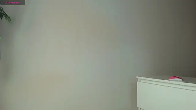 Snapshot of trixietaylor chatting on April 2026 08:03:01 PM trixietaylor online show from April 2026 08:03:01 PM