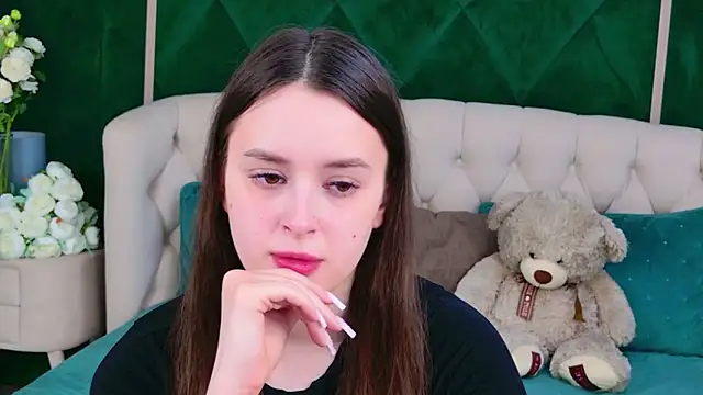 EvaSwen online show from April 2026 04:22:01 PM