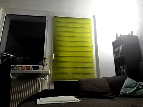 stivi2526 online show from October 2025 10:12:01 PM