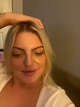 Diamondxoxx online show from October 2025 09:45:01 PM