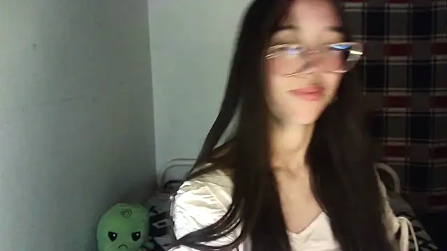 Mikha Ela online show from October 2025 06:21:01 AM