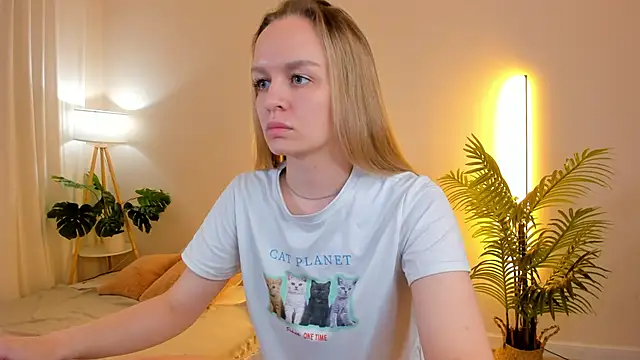 Snapshot of KathyRossi chatting on September 2025 12:21:01 PM KathyRossi online show from September 2025 12:21:01 PM