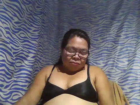 Snapshot of cris_tita chatting on July 2026 12:44:01 PM cris tita online show from July 2026 12:44:01 PM