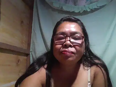 Snapshot of cris_tita chatting on July 2026 04:23:01 PM cris tita online show from July 2026 04:23:01 PM