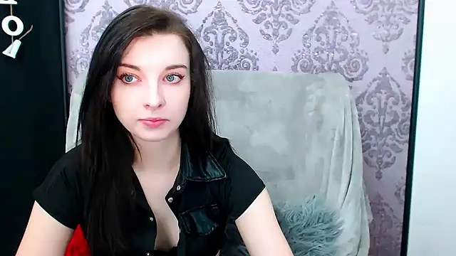 Snapshot of DominantLuna chatting on February 2026 03:50:01 PM DominantLuna online show from February 2026 03:50:01 PM