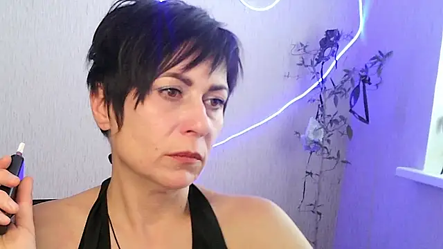 Ashley Brookss online show from November 2025 10:04:02 AM