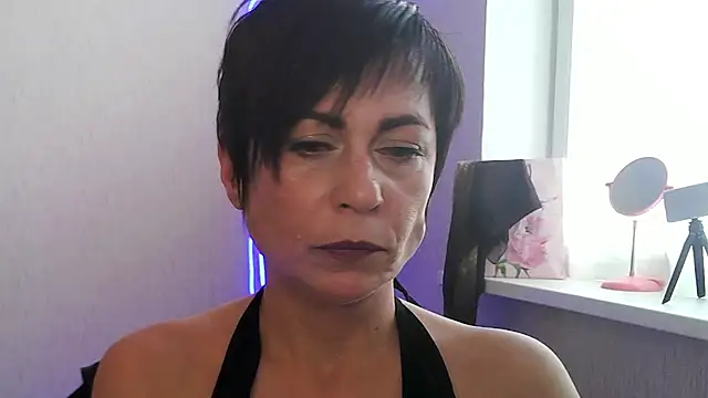 Ashley Brookss online show from November 2025 09:42:02 AM