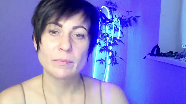 Ashley Brookss online show from December 2025 12:56:02 PM