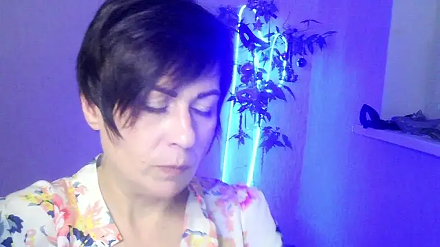 Ashley Brookss online show from December 2025 08:17:01 PM