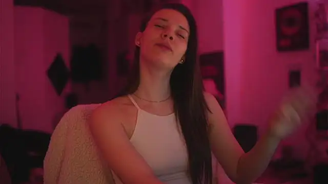 Snapshot of CandyStorm chatting on April 2026 01:20:02 AM CandyStorm online show from April 2026 01:20:02 AM