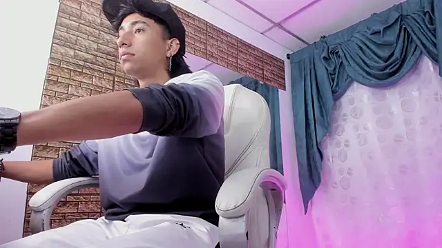 Austin Booy online show from October 2025 12:34:02 PM