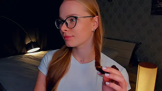 Snapshot of LibbyVenzeio chatting on October 2025 07:20:02 AM LibbyVenzeio online show from October 2025 07:20:02 AM