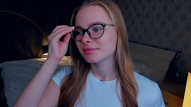 Snapshot of LibbyVenzeio chatting on October 2025 07:07:02 AM LibbyVenzeio online show from October 2025 07:07:02 AM