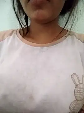 Snapshot of PEEHU-50 chatting on April 2026 01:47:01 AM PEEHU-50 online show from April 2026 01:47:01 AM