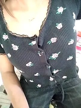 Snapshot of PEEHU-50 chatting on April 2026 02:17:02 AM PEEHU-50 online show from April 2026 02:17:02 AM