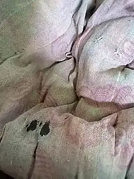 Snapshot of PEEHU-50 chatting on April 2026 01:45:01 AM PEEHU-50 online show from April 2026 01:45:01 AM