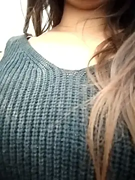 Snapshot of PEEHU-50 chatting on April 2026 02:37:02 AM PEEHU-50 online show from April 2026 02:37:02 AM