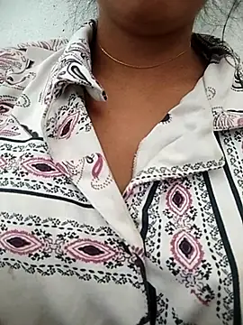 Snapshot of PEEHU-50 chatting on April 2026 01:42:02 AM PEEHU-50 online show from April 2026 01:42:02 AM