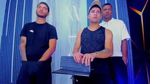 Snapshot of The_Boy_King chatting on December 2025 03:10:01 PM The Boy King online show from December 2025 03:10:01 PM