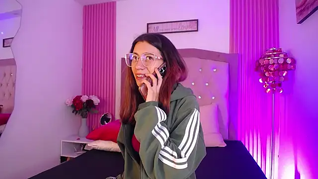 MarinetteLux online show from March 2026 05:29:01 PM