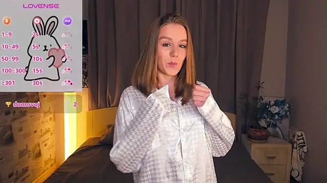 Snapshot of TienKnous chatting on October 2025 07:08:01 PM TienKnous online show from October 2025 07:08:01 PM