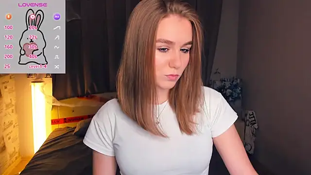 Snapshot of TienKnous chatting on November 2025 08:09:01 PM TienKnous online show from November 2025 08:09:01 PM