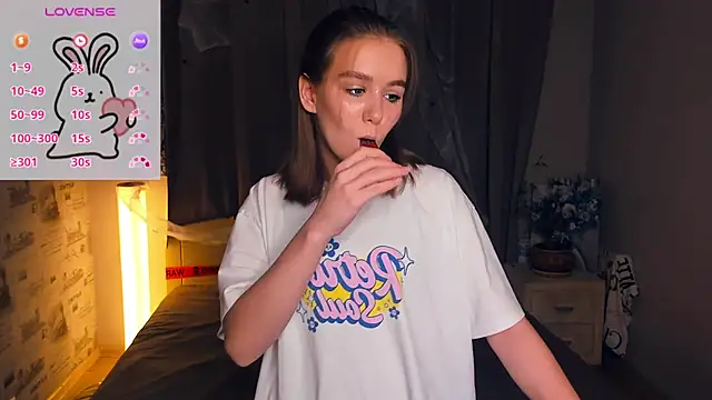 Snapshot of TienKnous chatting on November 2025 07:13:01 PM TienKnous online show from November 2025 07:13:01 PM