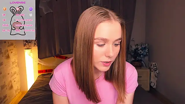 Snapshot of TienKnous chatting on November 2025 07:13:02 PM TienKnous online show from November 2025 07:13:02 PM