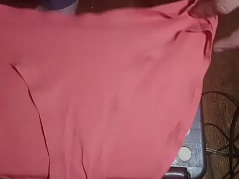 Snapshot of macKnd chatting on October 2025 07:03:01 PM macKnd online show from October 2025 07:03:01 PM