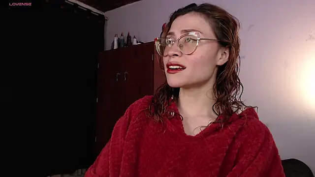 Snapshot of Alessandra_Shayk666 chatting on November 2025 11:40:01 PM Alessandra Shayk666 online show from November 2025 11:40:01 PM