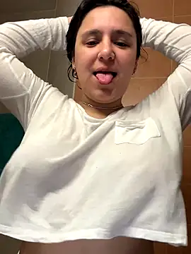 Snapshot of Luisaa_rosee chatting on October 2025 05:00:01 PM Luisaa rosee online show from October 2025 05:00:01 PM