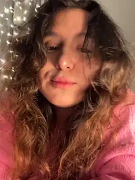 Snapshot of Luisaa_rosee chatting on December 2025 11:43:01 PM Luisaa rosee online show from December 2025 11:43:01 PM