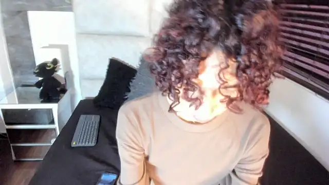 Scaarlett 22  online show from January 2026 07:41:01 PM