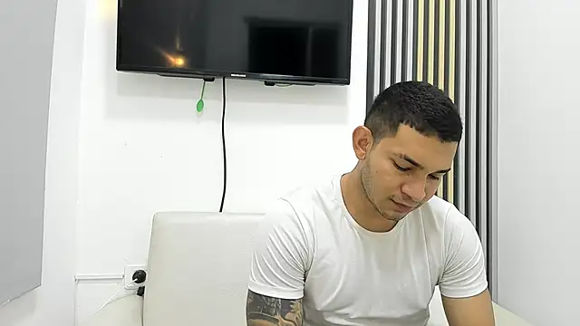 venedic bull online show from October 2025 10:09:02 PM