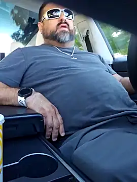 Snapshot of Roddog18 chatting on October 2025 09:37:01 PM Roddog18 online show from October 2025 09:37:01 PM