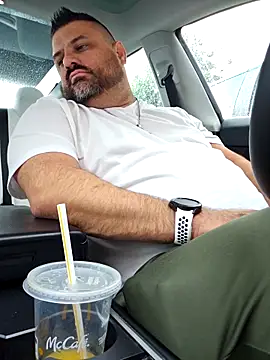 Snapshot of Roddog18 chatting on November 2025 07:18:02 PM Roddog18 online show from November 2025 07:18:02 PM