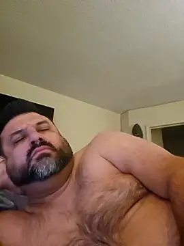 Snapshot of Roddog18 chatting on December 2025 01:31:01 PM Roddog18 online show from December 2025 01:31:01 PM