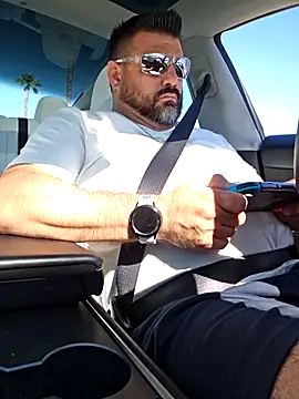 Roddog18 online show from February 2026 07:31:01 PM