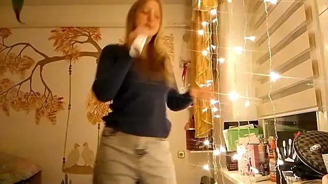 CarynFlaryn online show from October 2025 05:24:02 PM