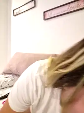 Zoe riivas online show from April 2026 11:03:02 AM