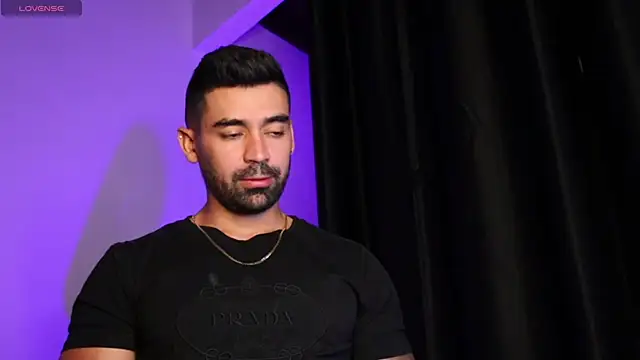 Snapshot of SOY_MIKE chatting on October 2025 01:09:01 AM SOY MIKE online show from October 2025 01:09:01 AM