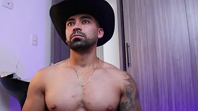 Snapshot of SOY_MIKE chatting on November 2025 12:49:02 PM SOY MIKE online show from November 2025 12:49:02 PM