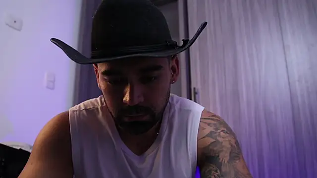 Snapshot of SOY_MIKE chatting on November 2025 08:22:01 PM SOY MIKE online show from November 2025 08:22:01 PM