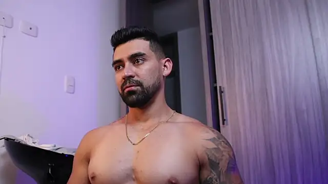 Snapshot of SOY_MIKE chatting on December 2025 01:44:02 AM SOY MIKE online show from December 2025 01:44:02 AM