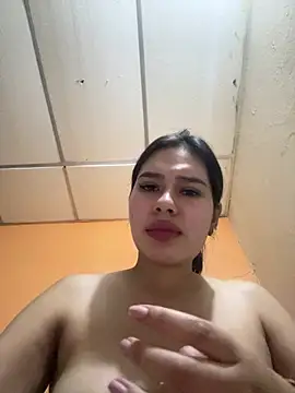 Snapshot of Brianna_bunny05 chatting on April 2026 04:23:02 AM Brianna bunny05 online show from April 2026 04:23:02 AM