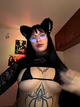 Snapshot of Hinatamoon_ chatting on October 2025 05:07:01 AM Hinatamoon  online show from October 2025 05:07:01 AM