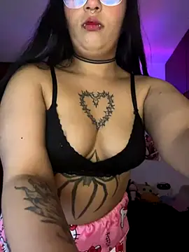 Snapshot of Hinatamoon_ chatting on October 2025 04:20:01 AM Hinatamoon  online show from October 2025 04:20:01 AM