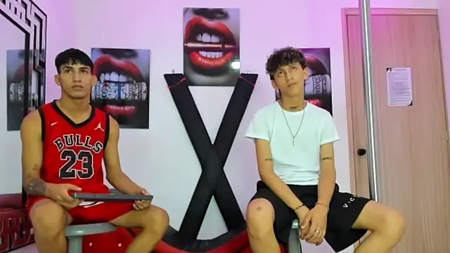 VERY HOT GUYS online show from October 2025 01:30:02 AM