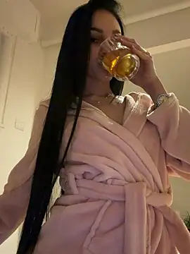 Snapshot of ilariea_girl chatting on April 2026 10:51:02 PM ilariea girl online show from April 2026 10:51:02 PM